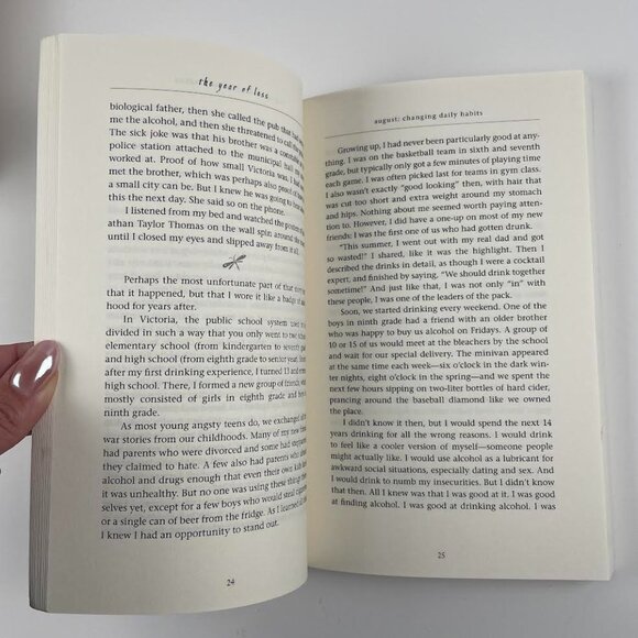 📚 3/$25 The Year of Less by Cait Flanders | Paperback - Picture 2 of 6